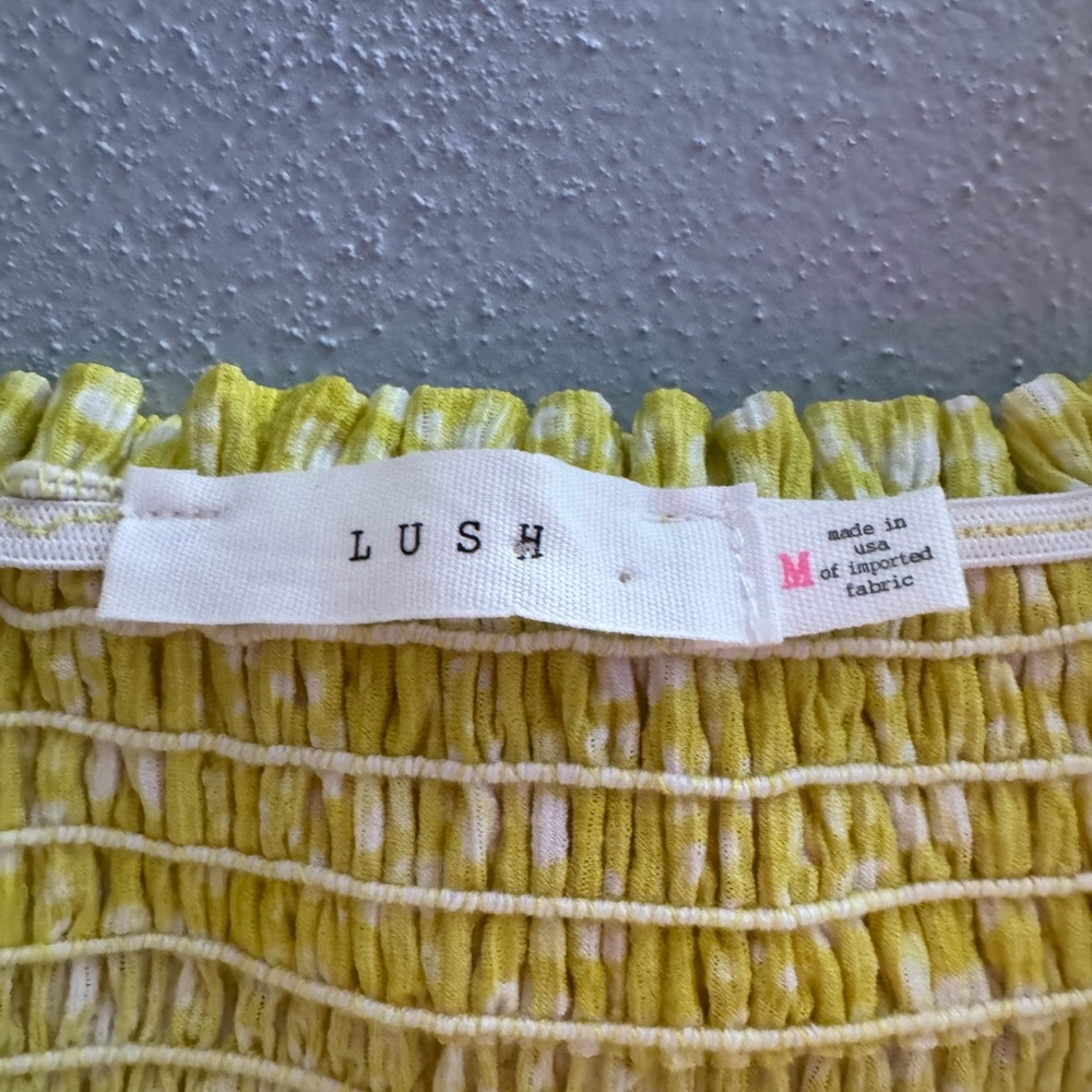 Brand Lush, yellow and white form fitting crop top - Picture 4 of 4